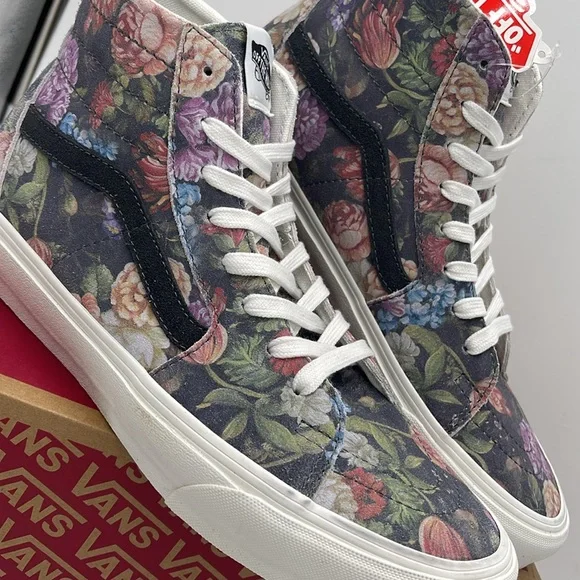 Vans Men’s Moody Floral Sk8-Hi Tapered Sneakers Grey/White
VN0A7Q621XM - Picture 6 of 16